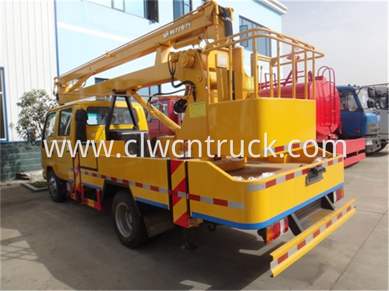 truck mounted aerial lift 3